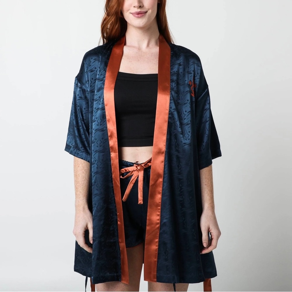 NWT Medium Ahsoka Tano Pajama Set Satin Robe Shorts Star Wars Heroes & Villains